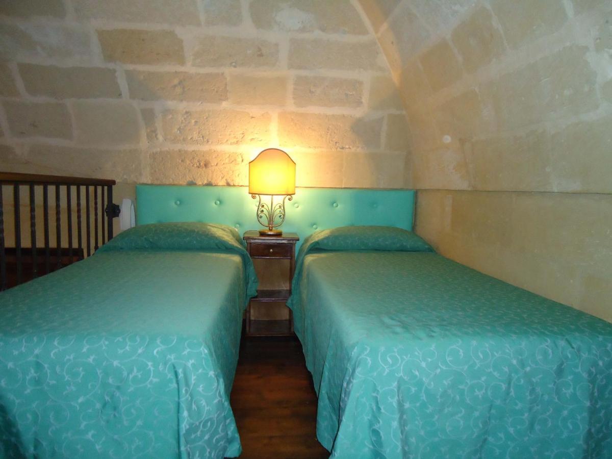 Hotel Dimora Dei Figuli Lecce Habitación foto